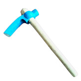 تیشه بنایی همراه دسته چوبی